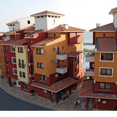 Апартамент In 4 * Marina Cape Ахелой